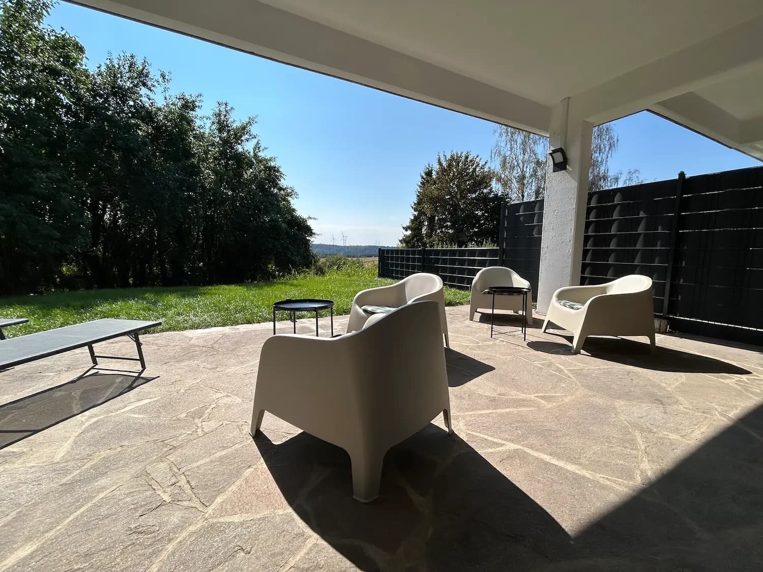 Ferienhaus Wanderath N°10a – Ferienhaus mit Pool & Sauna und einem wunderschönen Weitblick über die Eifel.