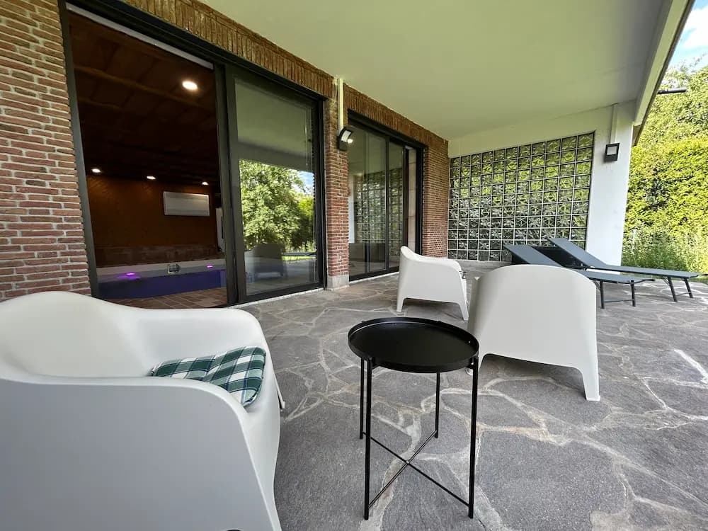 Terrasse Schwimmbad – Ferienhaus Wanderath N°10