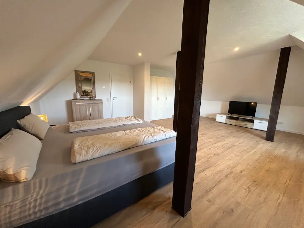 Schlafzimmer zwei – Ferienhaus Wanderath N°10a