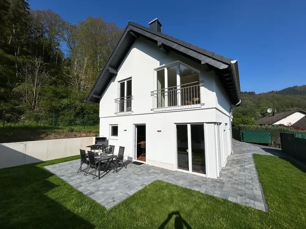 Hausansicht – Ferienhaus Leimbach N°4