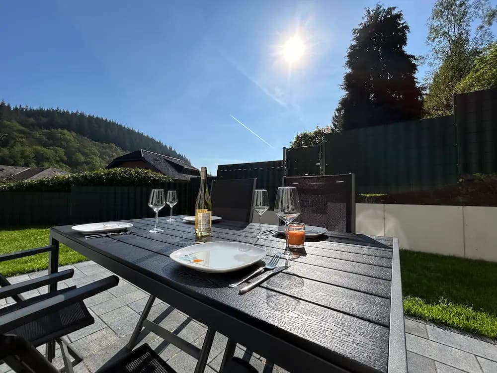 Essbereich auf der Terrasse – Ferienhaus Leimbach N°4