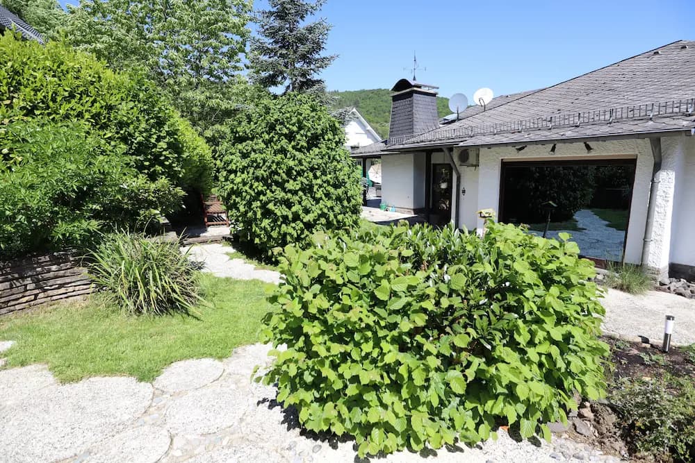 Eingezäunter Garten im Ferienhaus Leimbach N°6