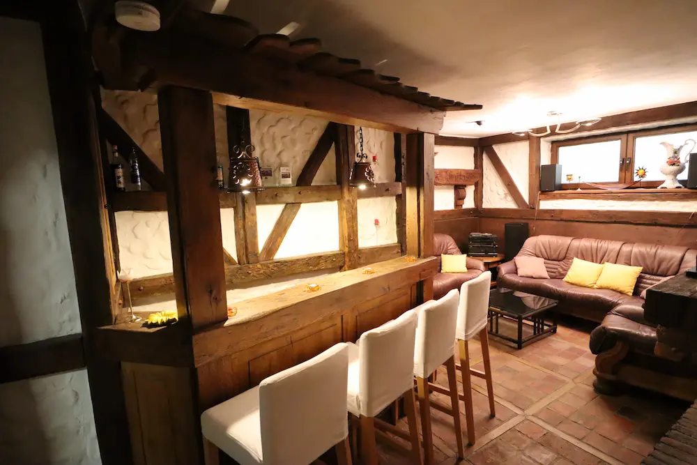 Kellerbar mit Sitzecke – Ferienhaus Leimbach N°6